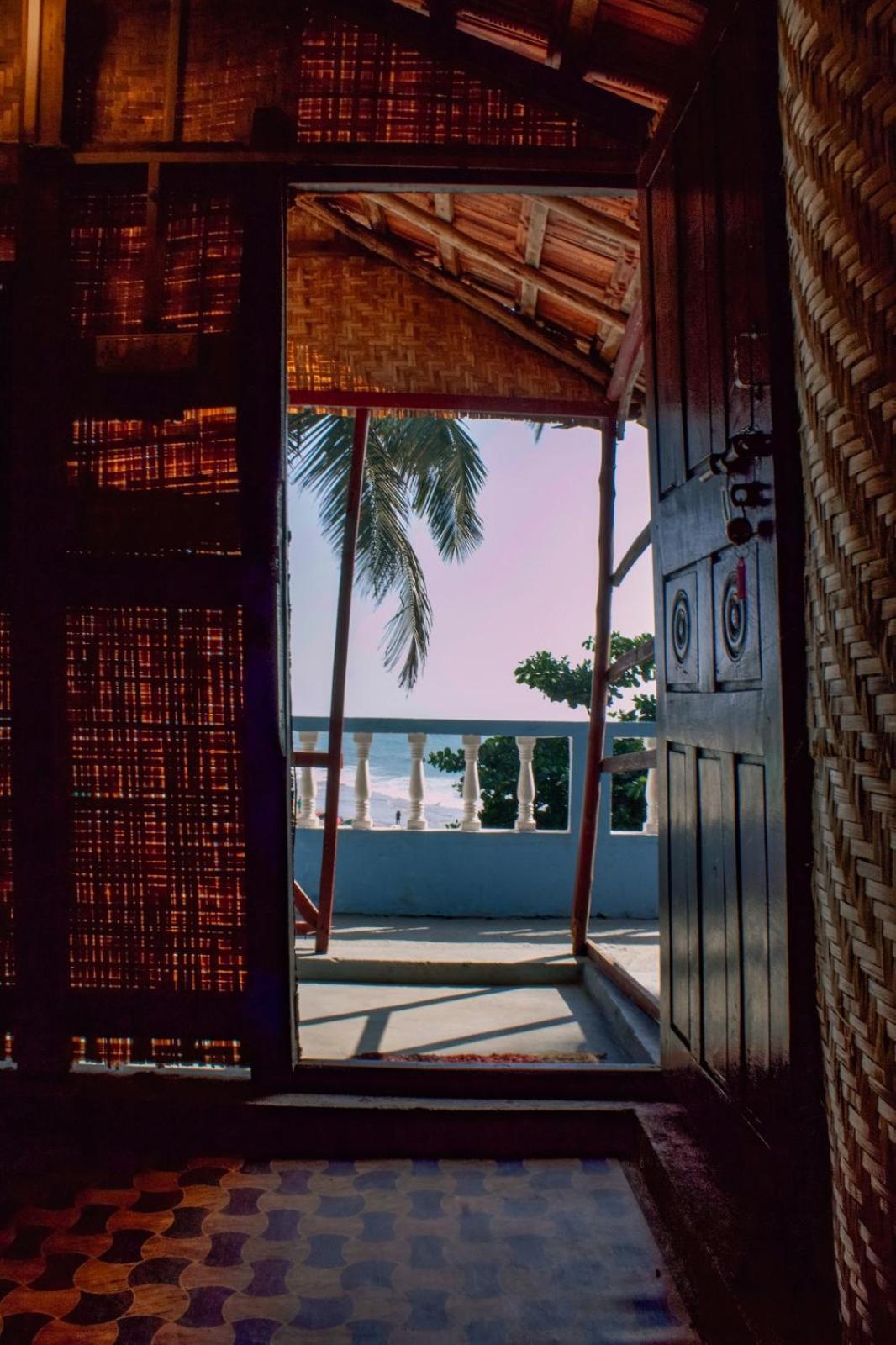 This Is It Beachfront - Rooms, Cafe & Events Arambol Exterior foto